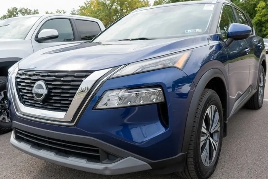 2022 Nissan Rogue SV photo 1