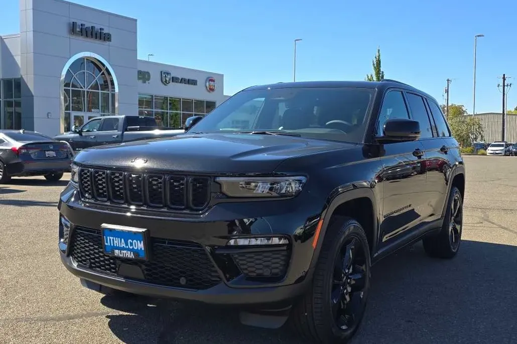 2025 Jeep Grand Cherokee Limited photo 1