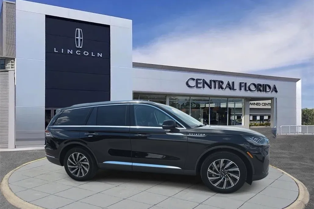 2025 Lincoln Aviator Premiere photo 1