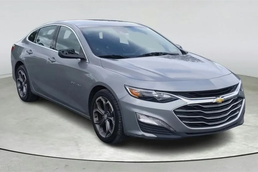 2023 Chevrolet Malibu 1LT photo 1