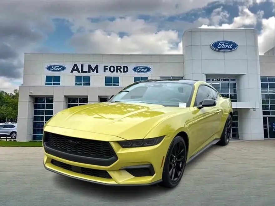 2025 Ford Mustang EcoBoost photo 1