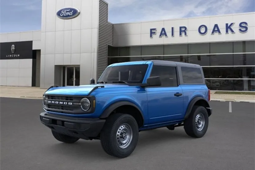 2025 Ford Bronco Base photo 1