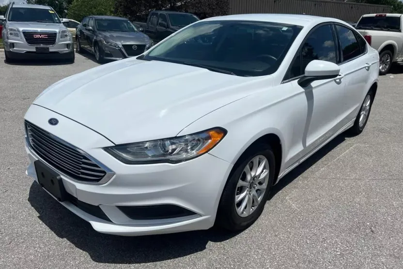 2018 Ford Fusion S photo 1