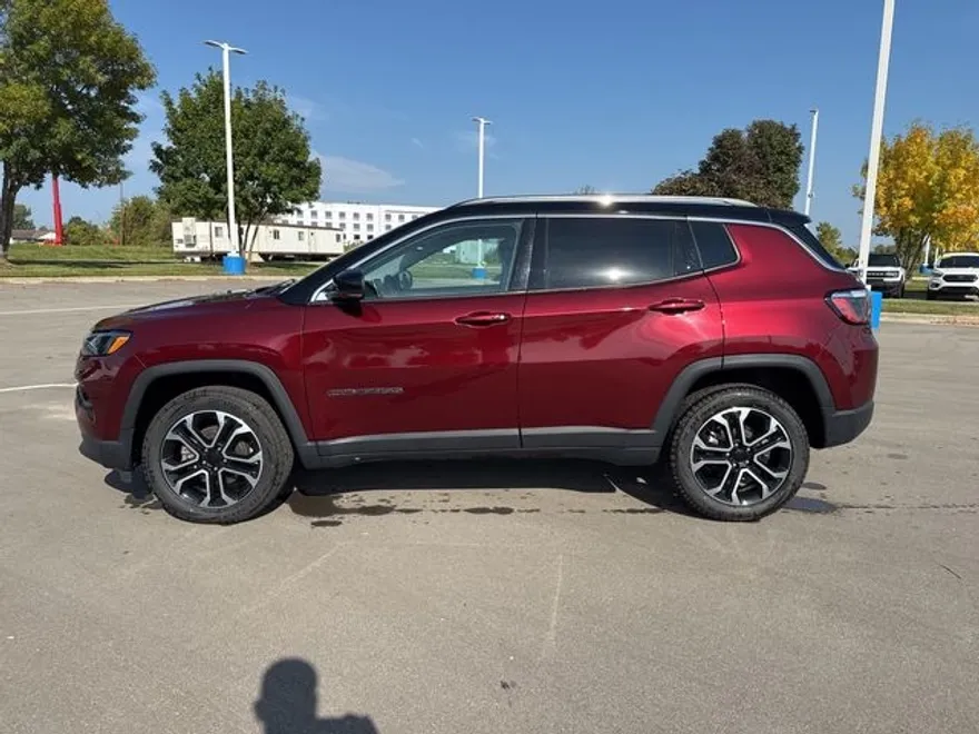 2022 Jeep Compass Limited photo 1