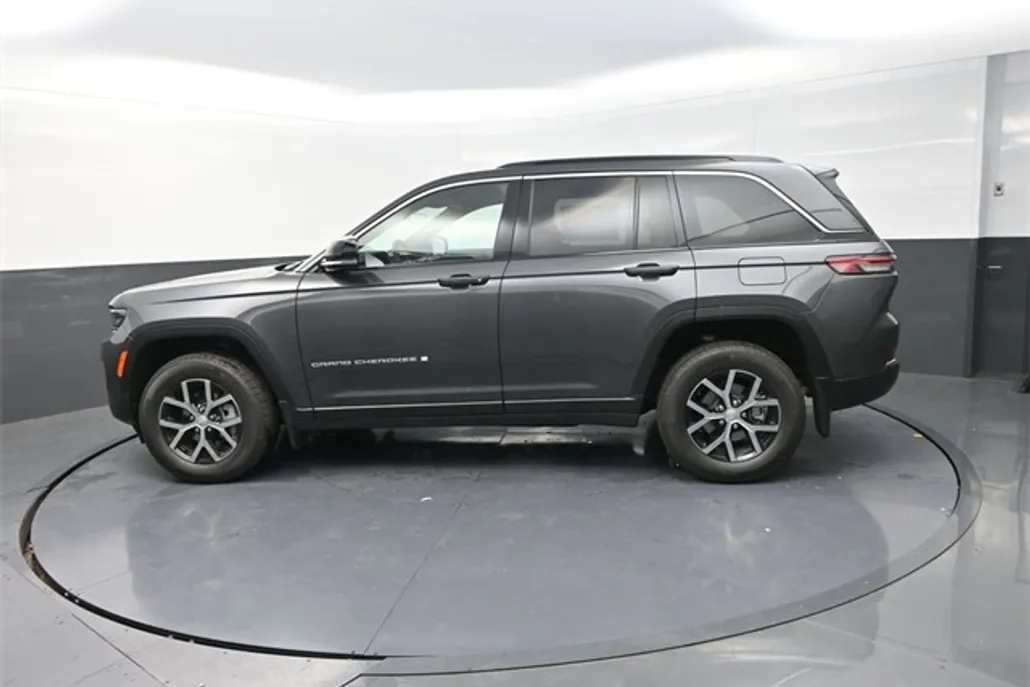 2025 Jeep Grand Cherokee Limited photo 1