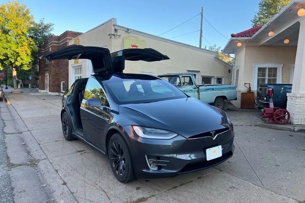 2019 Tesla Model X Long Range photo 1
