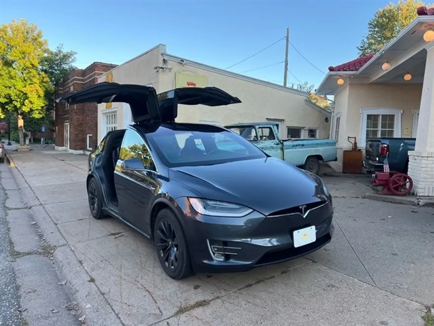 2019 Tesla Model X Long Range photo 1