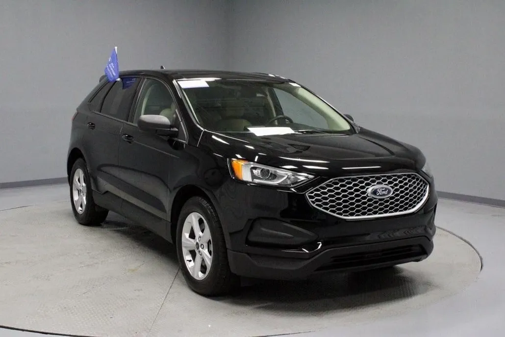 2024 Ford Edge SE photo 1