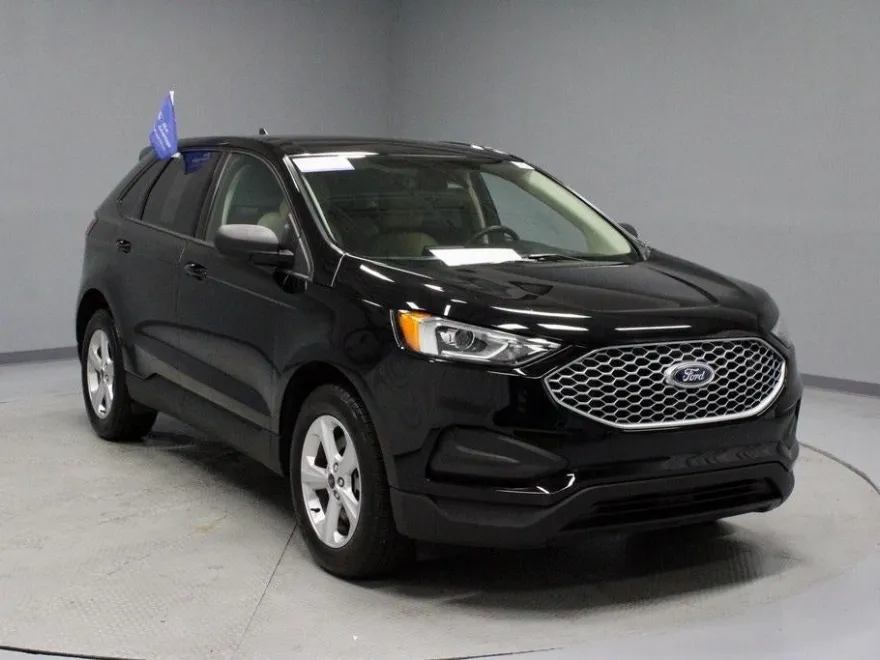 2024 Ford Edge SE photo 1