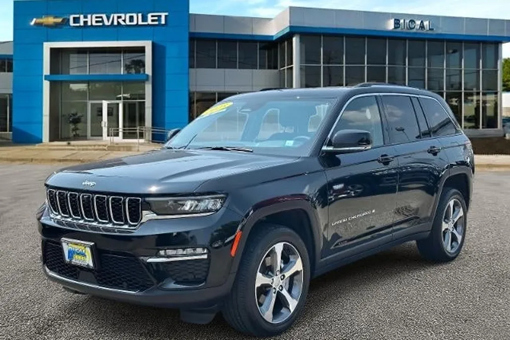 2023 Jeep Grand Cherokee Limited photo 1