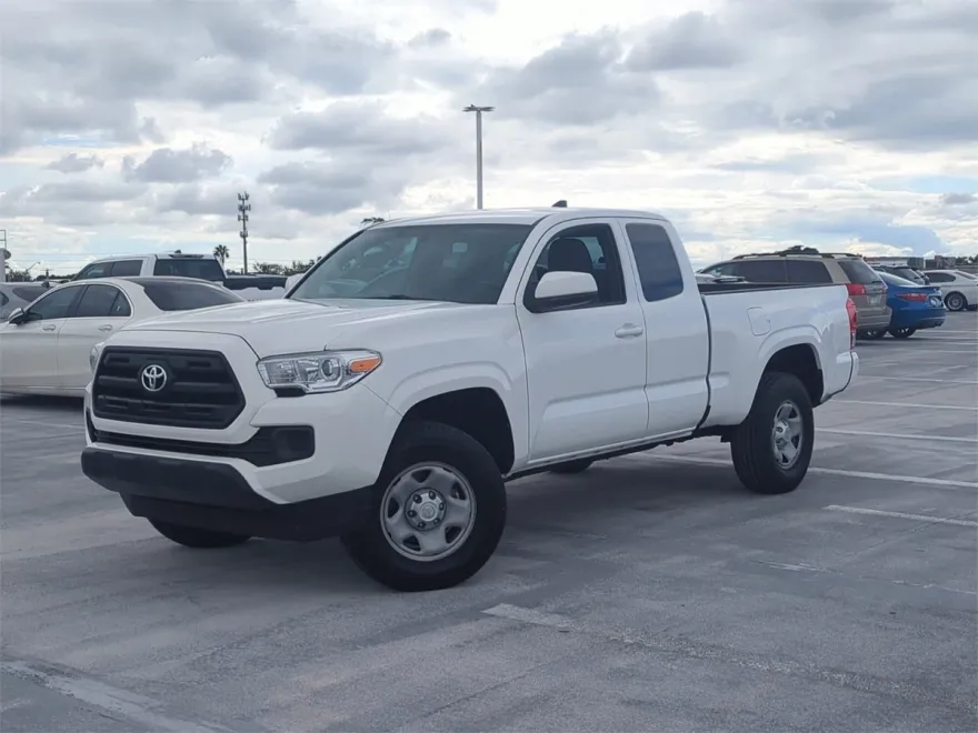 2017 Toyota Tacoma SR photo 1