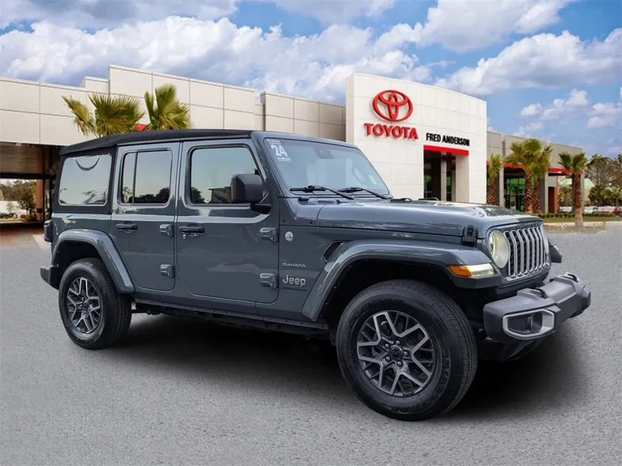 2024 Jeep Wrangler Sahara photo 1