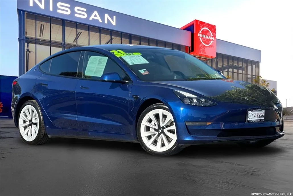 2021 Tesla Model 3 Standard Range Plus photo 1