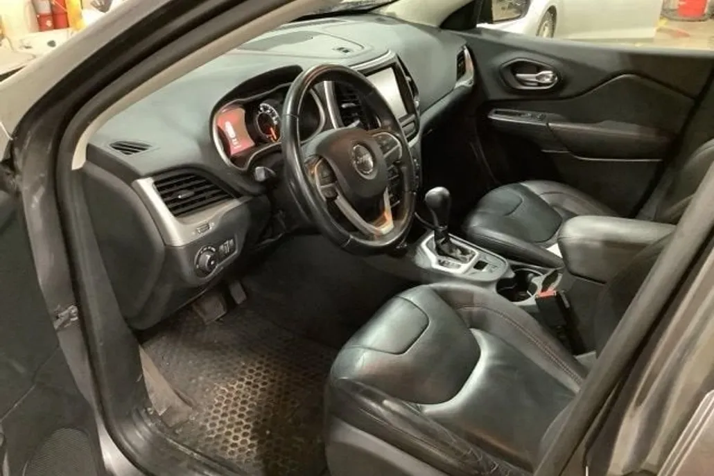 2016 Jeep Cherokee Trailhawk photo 1