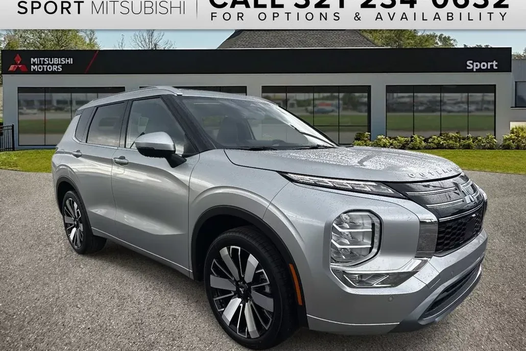 2025 Mitsubishi Outlander SEL photo 1