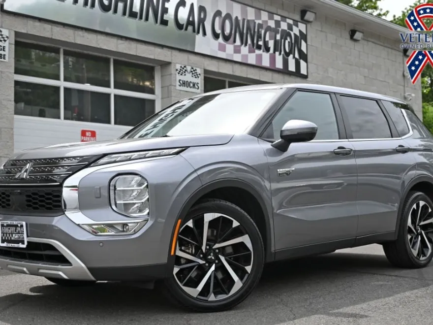 2023 Mitsubishi Outlander PHEV SE photo 1