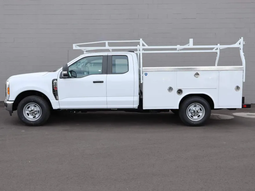 2025 Ford F-250 photo 1