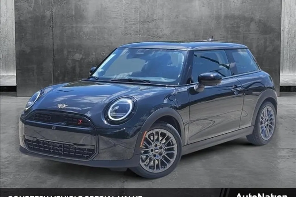 2025 Mini Cooper S Hardtop 2 Door Iconic photo 1