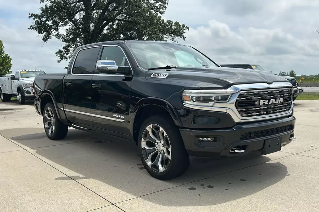 2023 Ram 1500 Limited photo 1