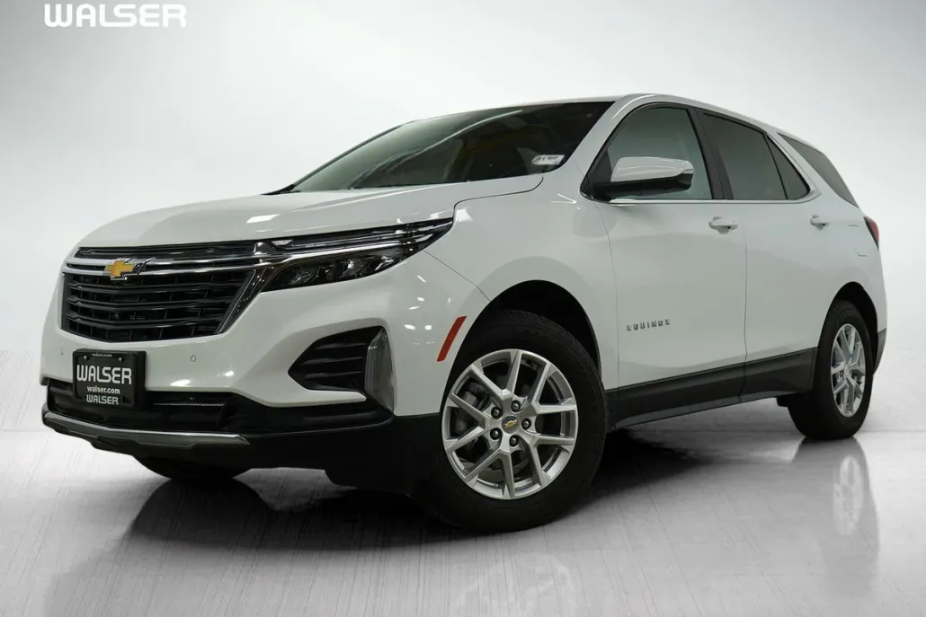 2024 Chevrolet Equinox LT photo 1
