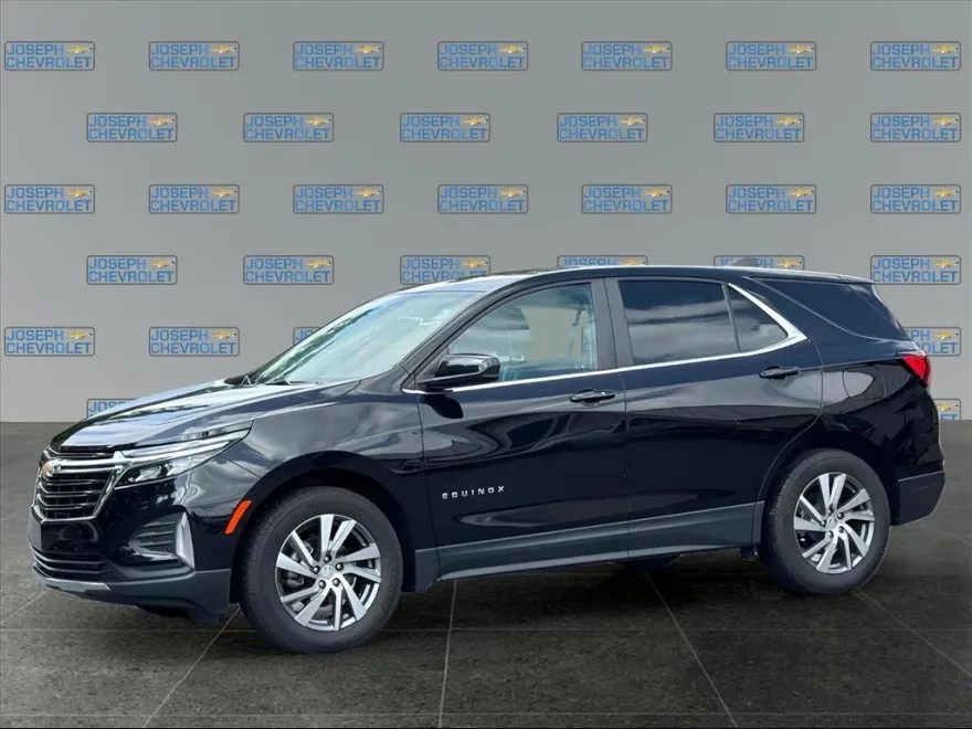 2023 Chevrolet Equinox LT photo 1
