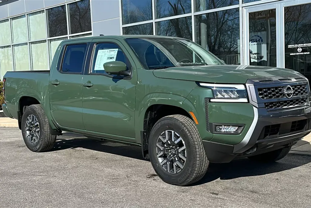 2025 Nissan Frontier SL photo 1