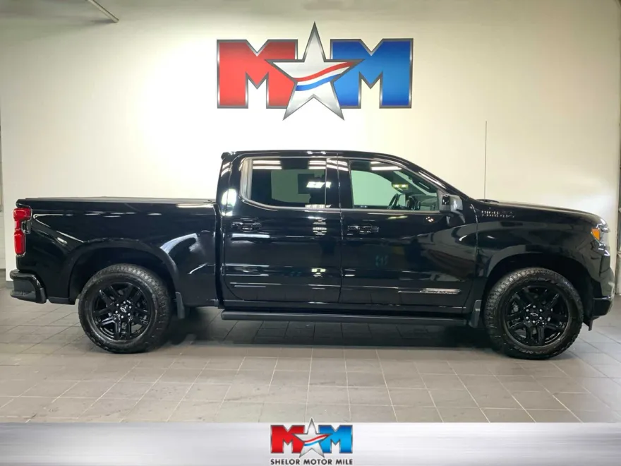 2024 Chevrolet Silverado 1500 High Country photo 1
