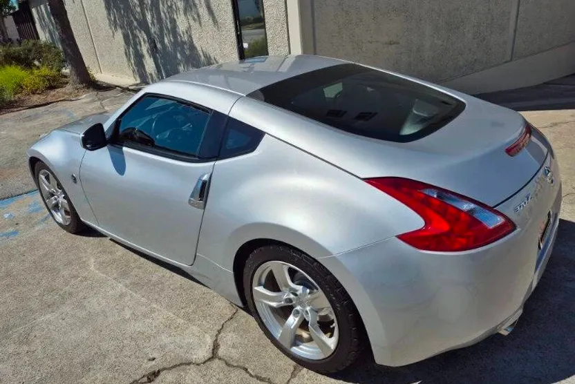 2010 Nissan 370Z Touring photo 1