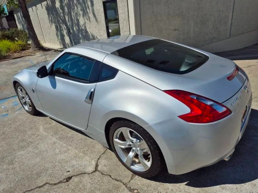 2010 Nissan 370Z Touring photo 1