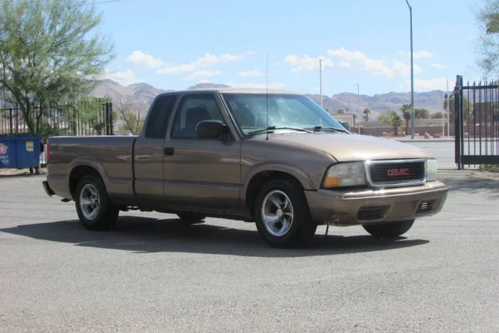 2003 Gmc Sonoma SL photo 1