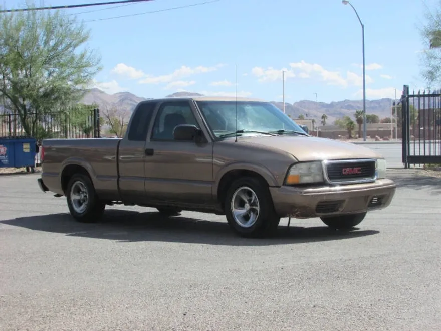2003 Gmc Sonoma SL photo 1