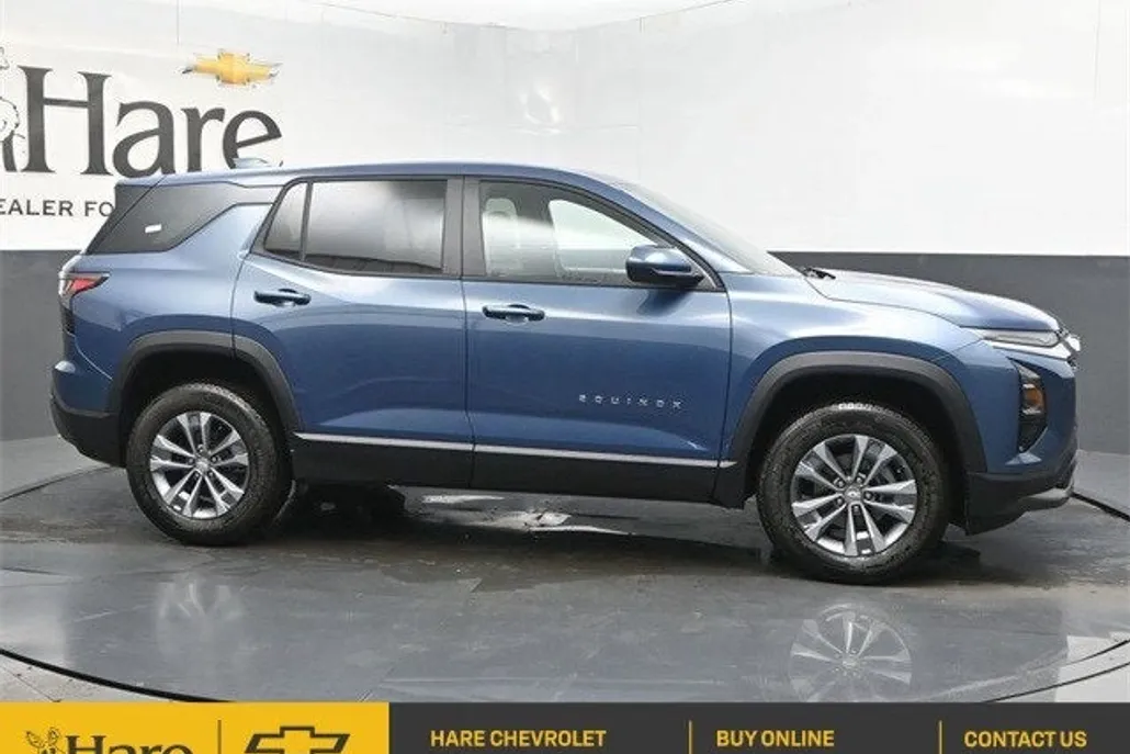 2025 Chevrolet Equinox LT photo 1