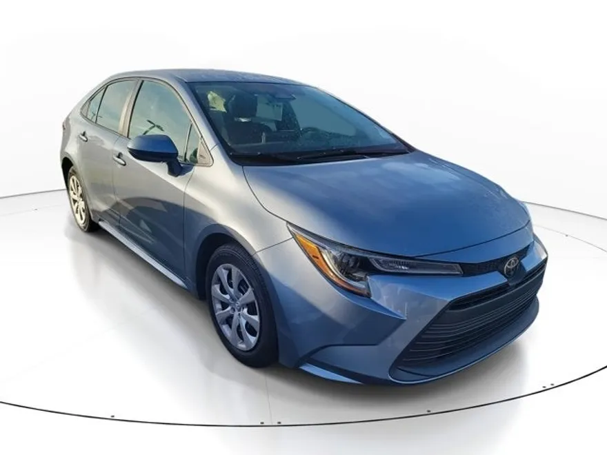 2024 Toyota Corolla LE photo 1
