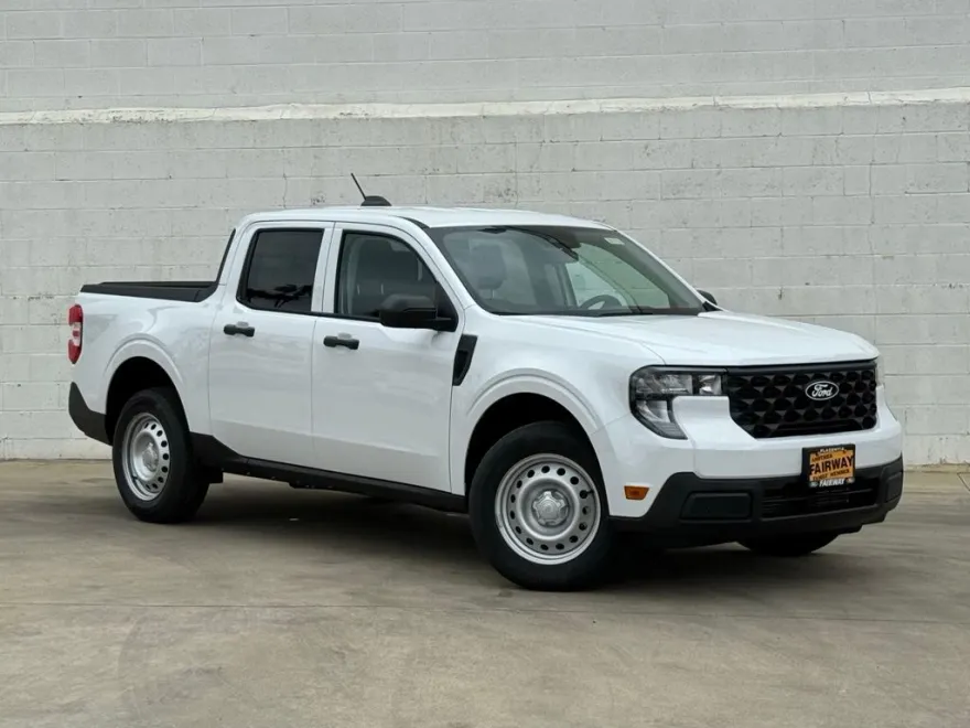 2025 Ford Maverick XL photo 1