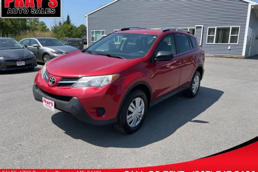 2015 Toyota RAV4 LE photo 1