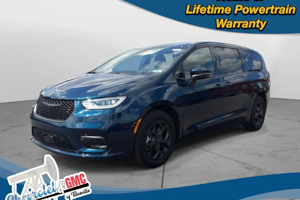 2023 Chrysler Pacifica Hybrid Touring L photo 1