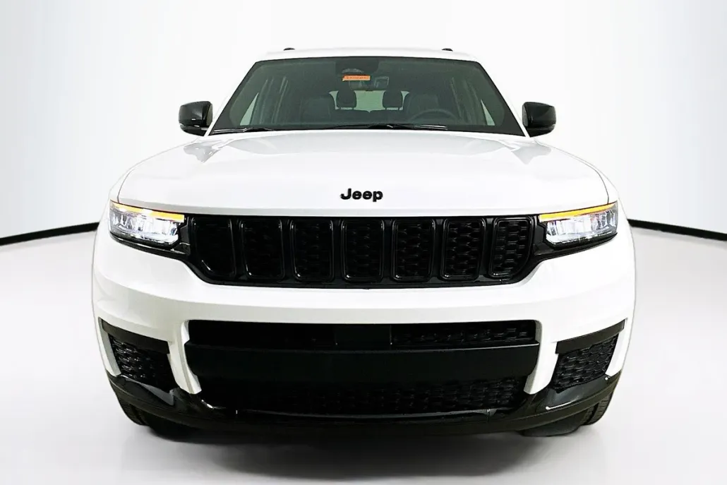 2025 Jeep Grand Cherokee Laredo Altitude X photo 1