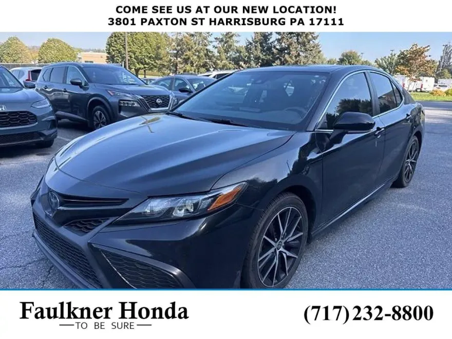 2022 Toyota Camry Hybrid SE photo 1