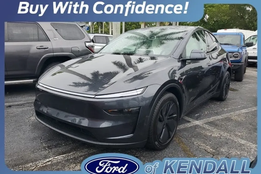 2026 Tesla Model Y Long Range photo 1