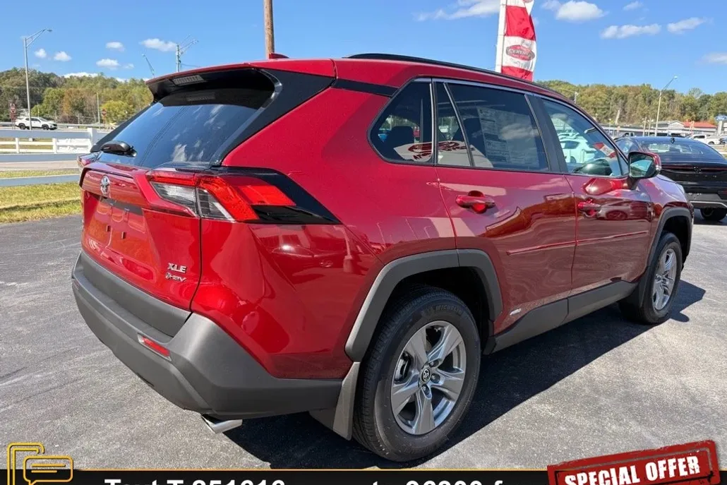 2025 Toyota RAV4 Hybrid XLE photo 1