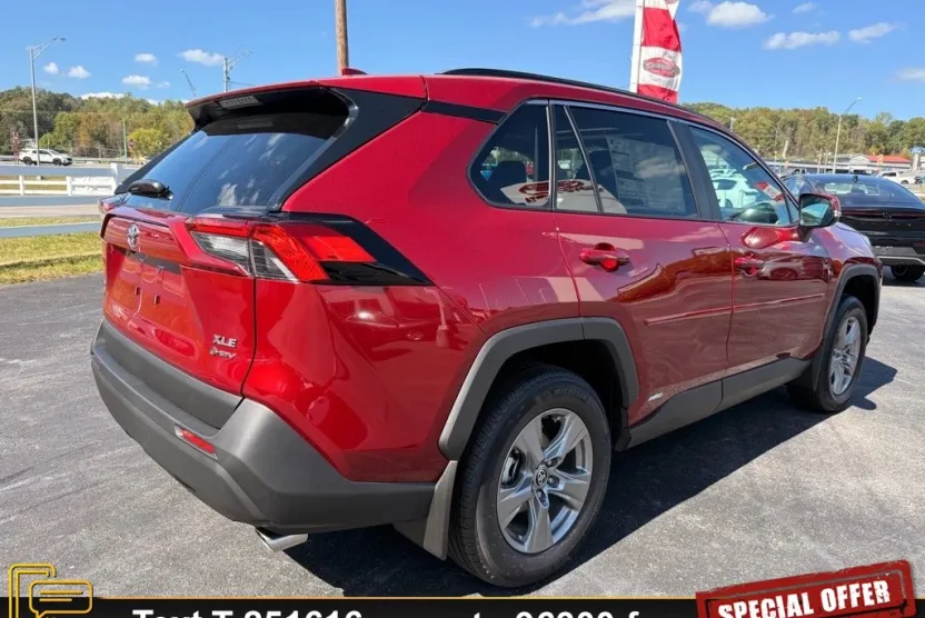2025 Toyota RAV4 Hybrid XLE photo 1