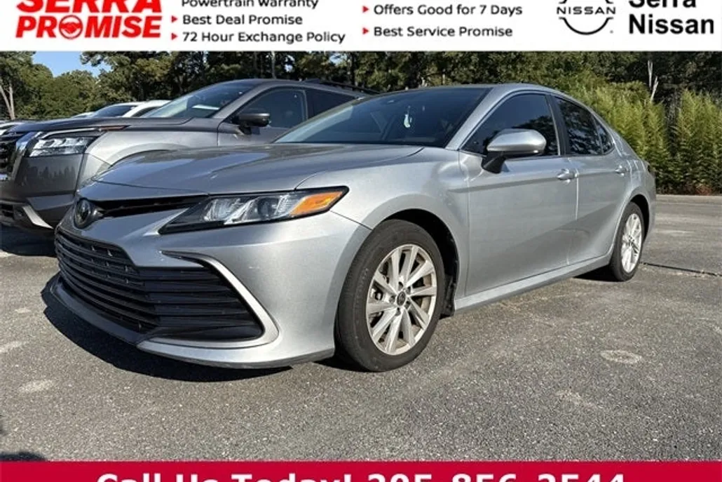 2023 Toyota Camry LE photo 1