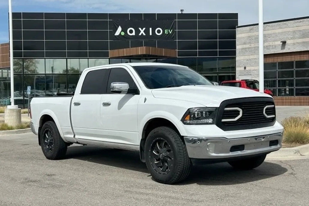 2014 Ram 1500 Laramie photo 1