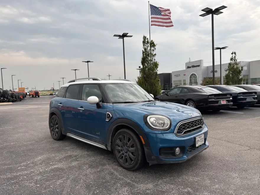 2018 Mini Cooper S ALL4 photo 1