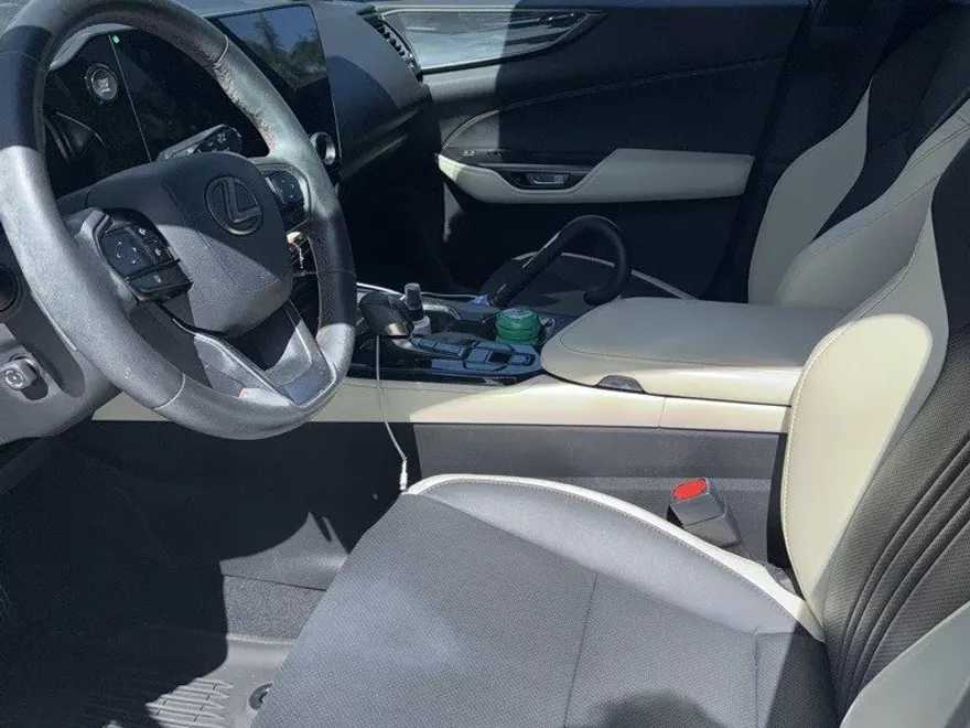 2023 Lexus NX 250 Premium photo 1