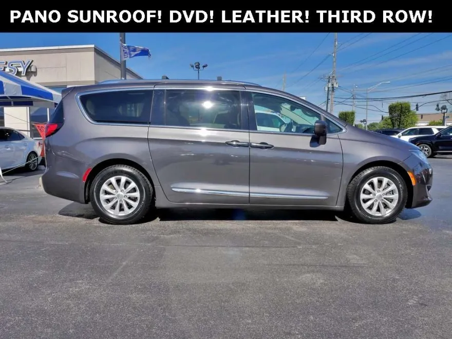 2018 Chrysler Pacifica Touring Plus photo 1