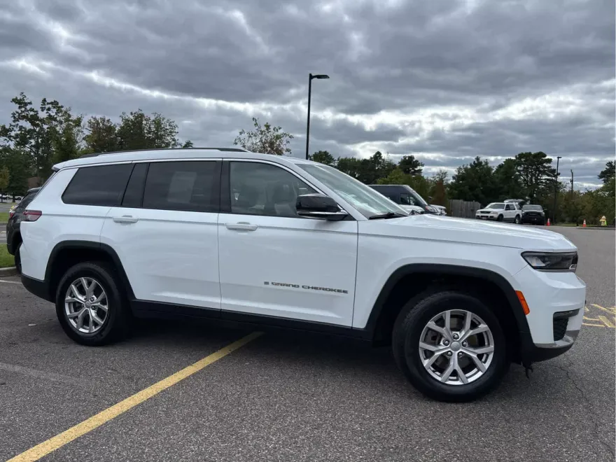 2021 Jeep Grand Cherokee Limited photo 1