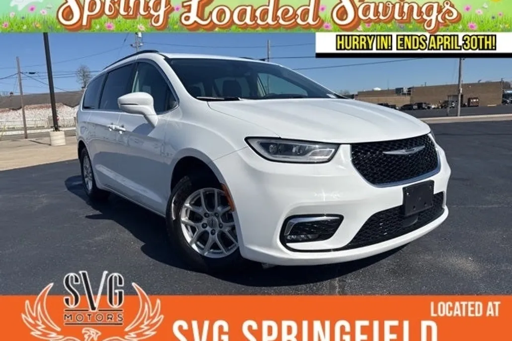 2022 Chrysler Pacifica Touring L photo 1