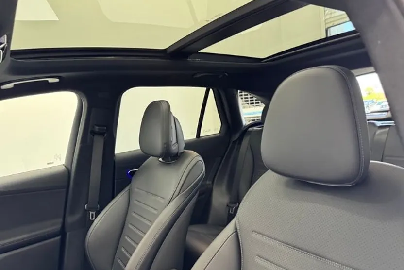 2026 Mercedes Benz GLC 300 photo 1