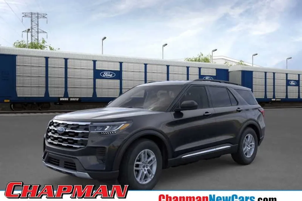 2025 Ford Explorer photo 1